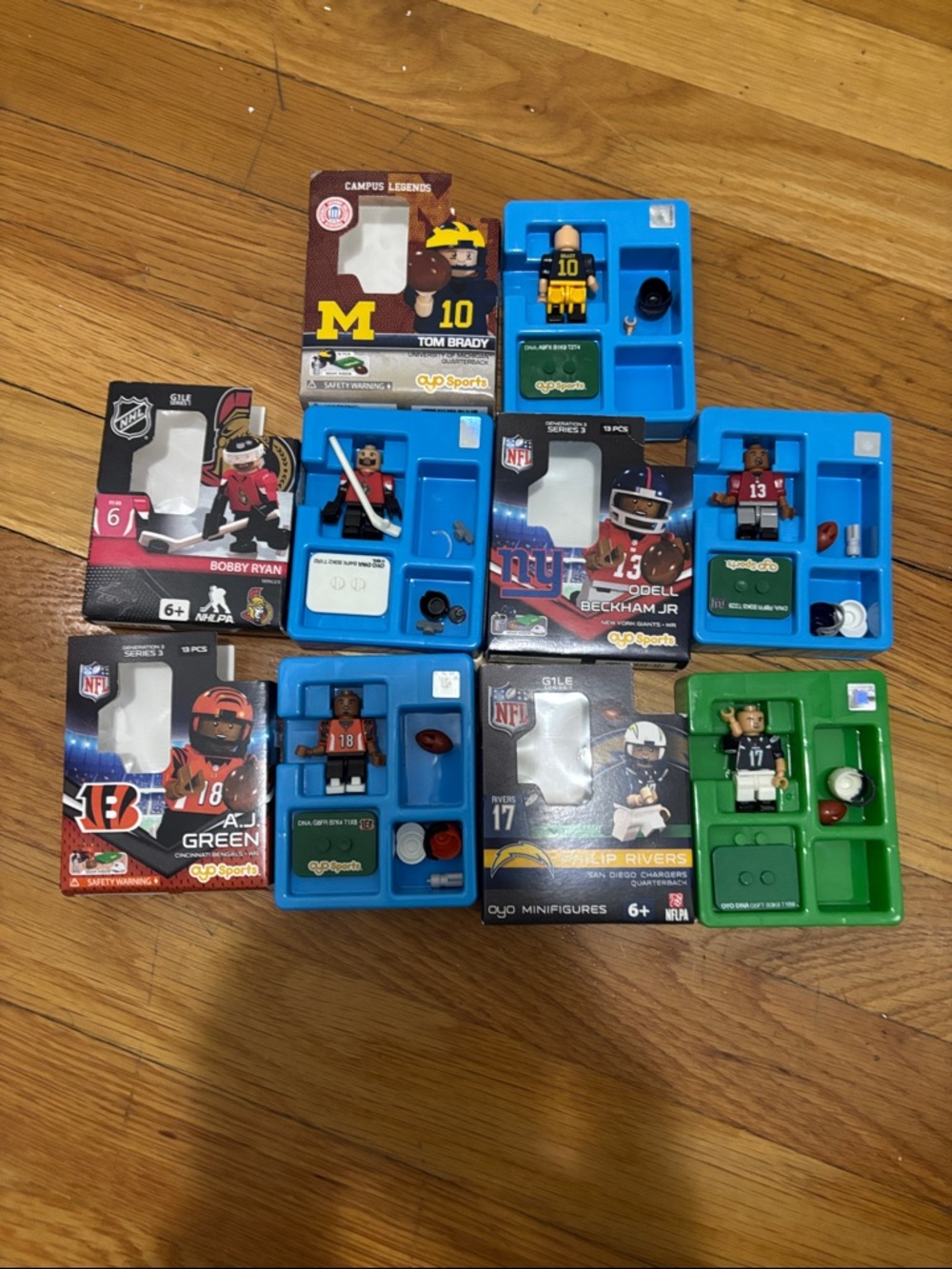 Mini Football Player Playset Pack with Blue, Green, Red, Black Pieces